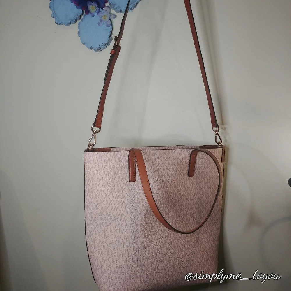 Michael Kors Vanilla Leather Jet Set Tote